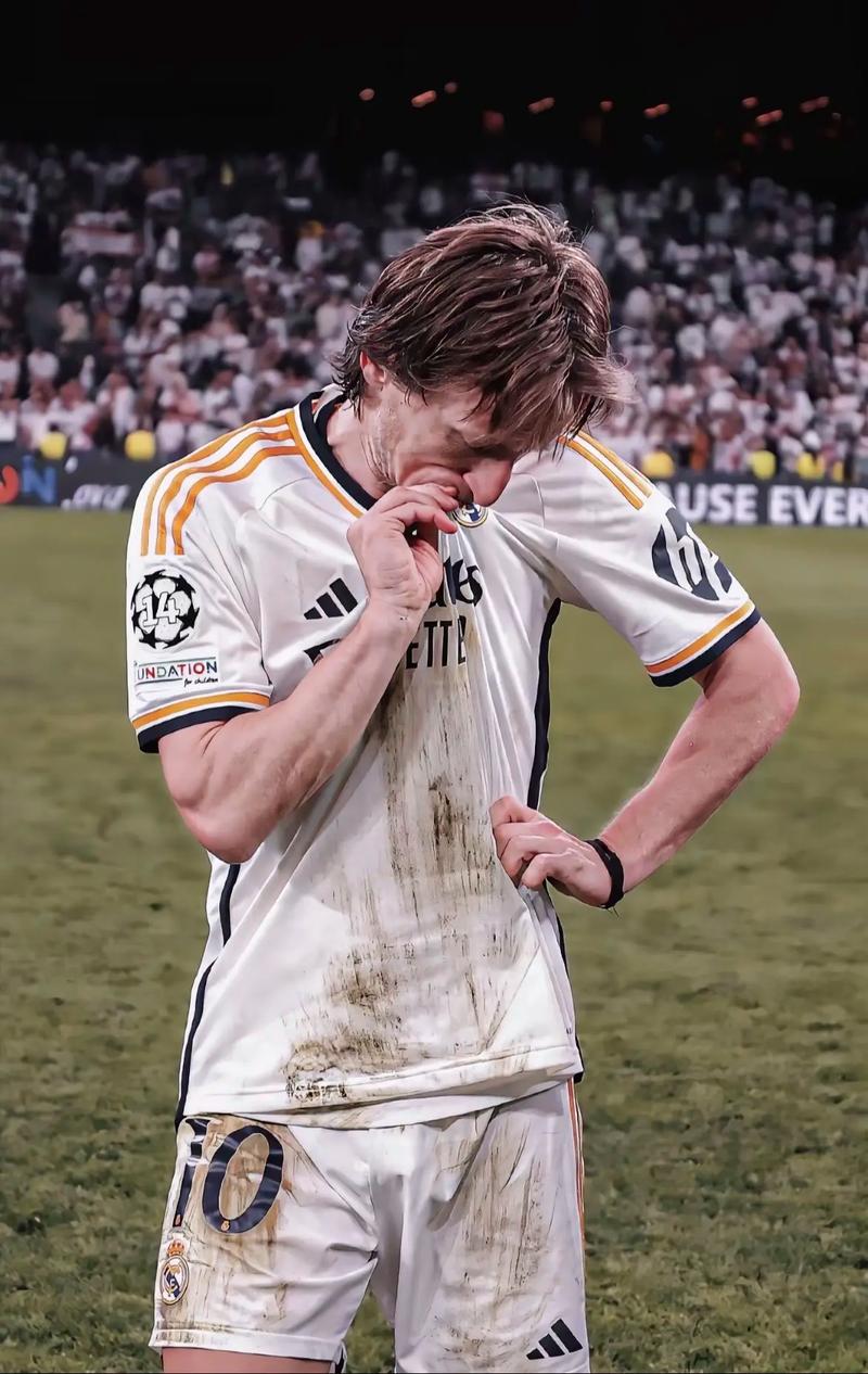 马金：恩里克要求非常高，我31岁了仍需进步